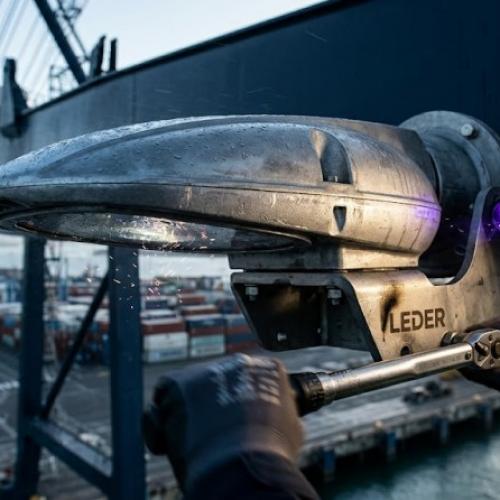 How to design wind-resistant LED lighting for New Zealand port cranes?